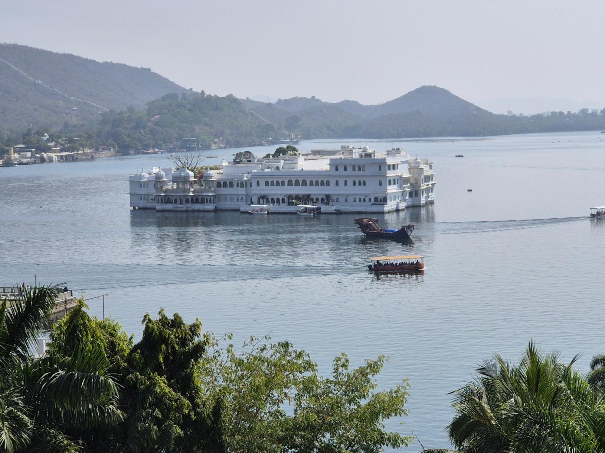 Hotel Lake Star Udajpur Exteriér fotografie