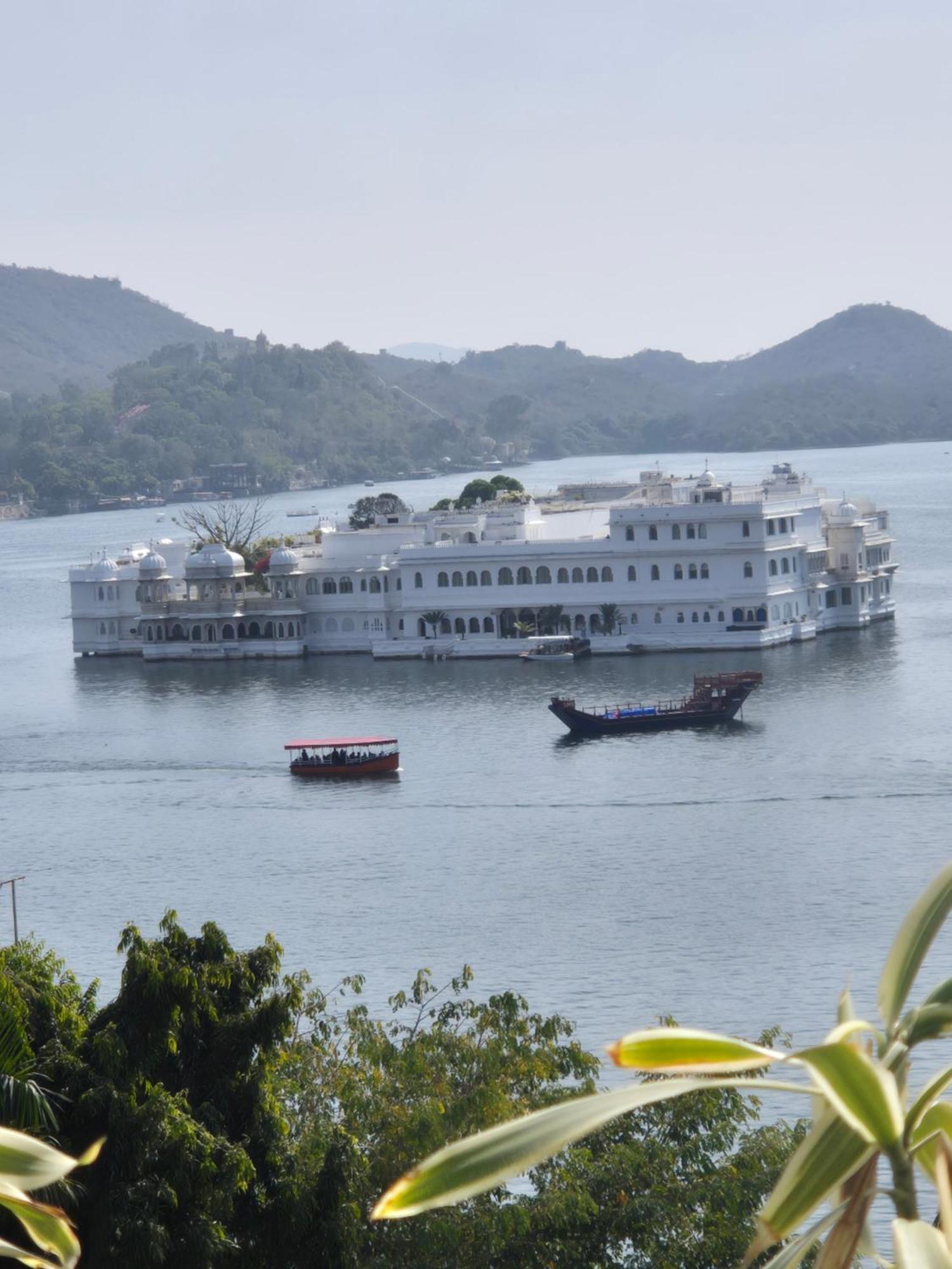 Hotel Lake Star Udajpur Exteriér fotografie